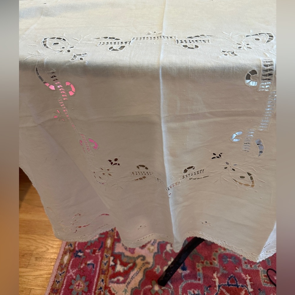 Sweet vintage white cutwork bridge tablecloth